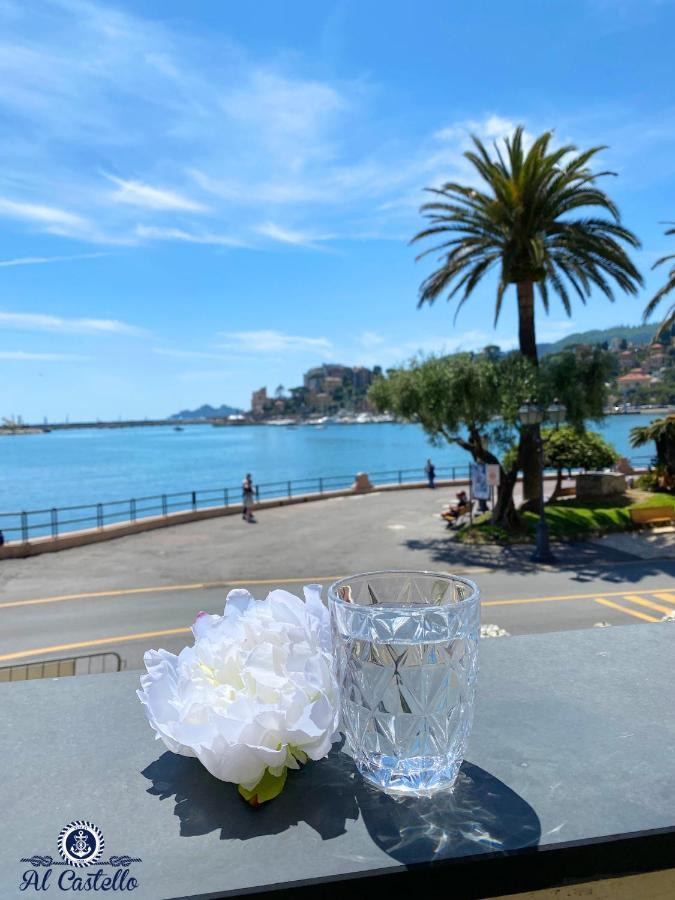 Ferienwohnung Al Castello-Vista Mare -Romantico E Centrale A 20 Metri Dal Mare-Toll Parking At 15 Euro Per Day To Be Booked In Advance -Subject To Availability Rapallo Exterior foto