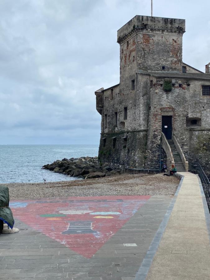 Ferienwohnung Al Castello-Vista Mare -Romantico E Centrale A 20 Metri Dal Mare-Toll Parking At 15 Euro Per Day To Be Booked In Advance -Subject To Availability Rapallo Exterior foto