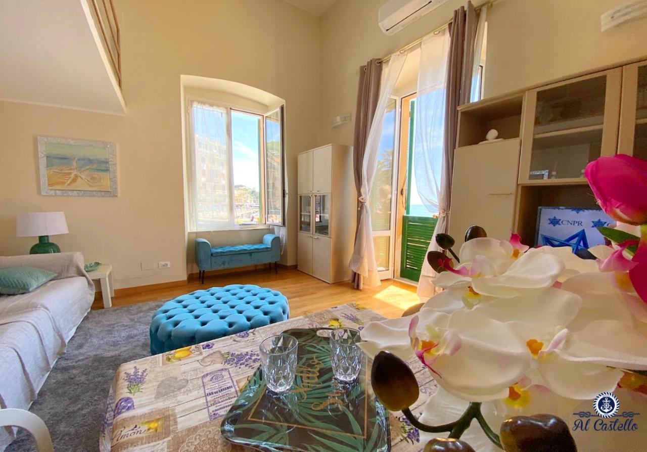 Ferienwohnung Al Castello-Vista Mare -Romantico E Centrale A 20 Metri Dal Mare-Toll Parking At 15 Euro Per Day To Be Booked In Advance -Subject To Availability Rapallo Exterior foto