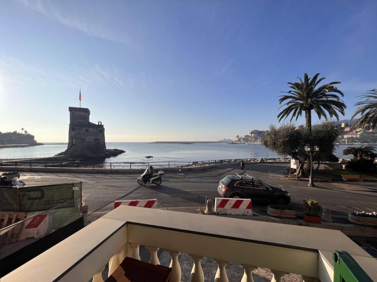 Ferienwohnung Al Castello-Vista Mare -Romantico E Centrale A 20 Metri Dal Mare-Toll Parking At 15 Euro Per Day To Be Booked In Advance -Subject To Availability Rapallo Exterior foto