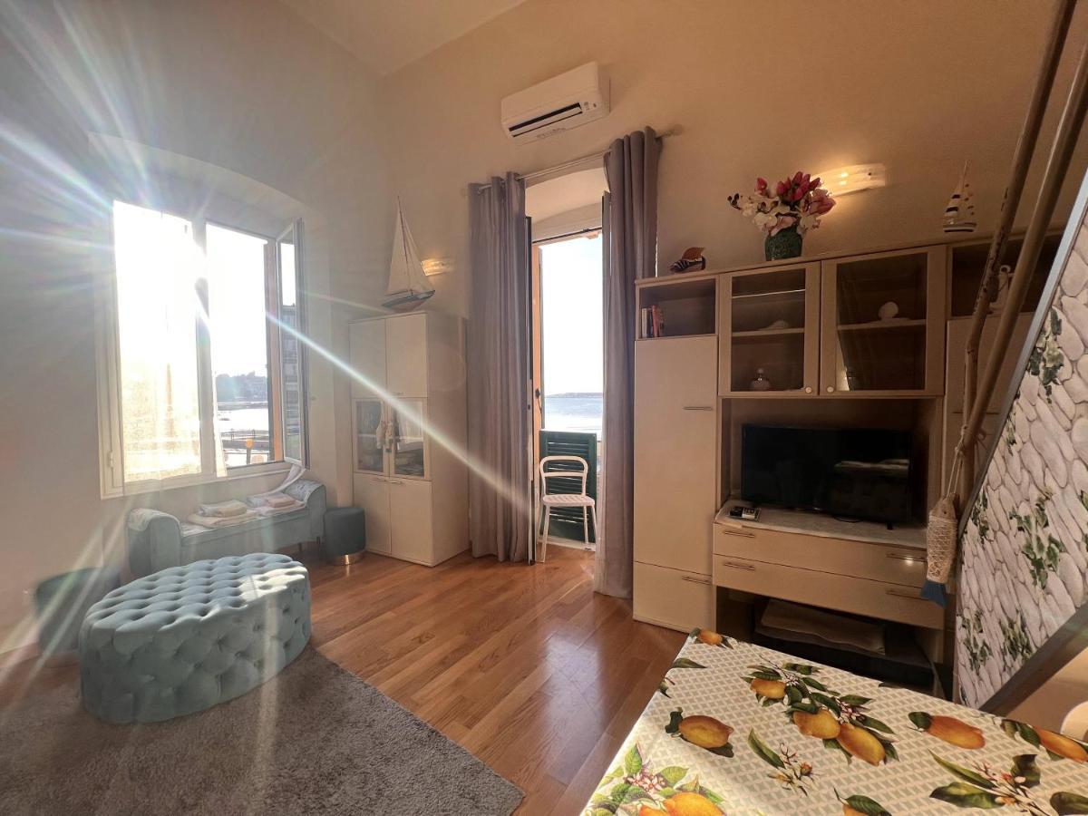 Ferienwohnung Al Castello-Vista Mare -Romantico E Centrale A 20 Metri Dal Mare-Toll Parking At 15 Euro Per Day To Be Booked In Advance -Subject To Availability Rapallo Exterior foto