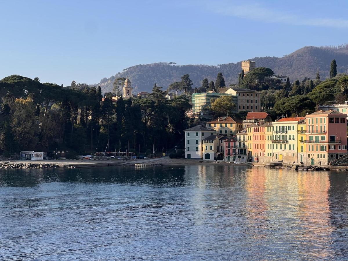 Ferienwohnung Al Castello-Vista Mare -Romantico E Centrale A 20 Metri Dal Mare-Toll Parking At 15 Euro Per Day To Be Booked In Advance -Subject To Availability Rapallo Exterior foto